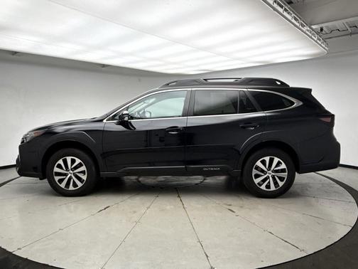 Crystal Black Silica 2023 Subaru Outback Premium