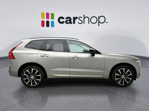 2023 Volvo XC60 B5 Plus Dark Theme