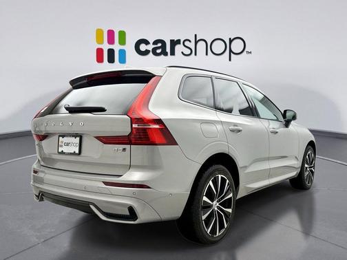 2023 Volvo XC60 B5 Plus Dark Theme