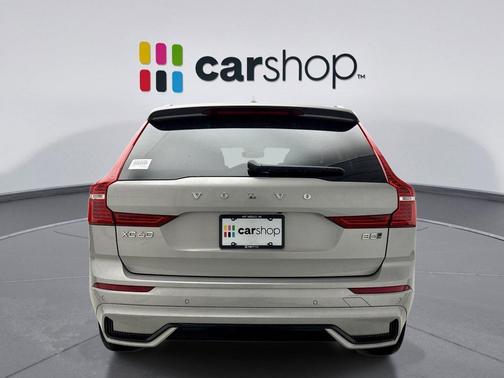 2023 Volvo XC60 B5 Plus Dark Theme