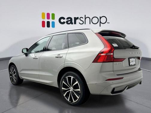 2023 Volvo XC60 B5 Plus Dark Theme