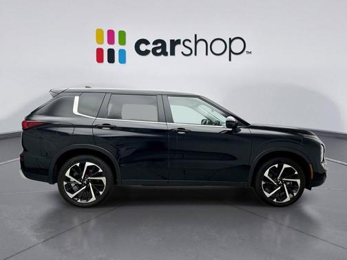Labrador Black 2024 Mitsubishi Outlander SE S-AWC