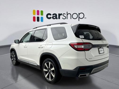Platinum White 2025 Honda Pilot Elite