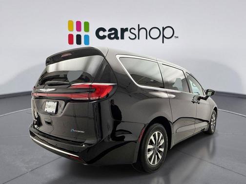 2025 Chrysler Pacifica Hybrid Select