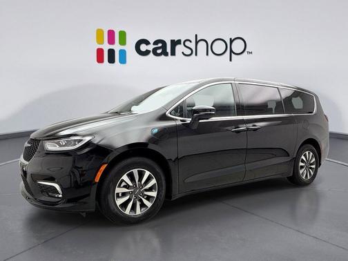2025 Chrysler Pacifica Hybrid Select