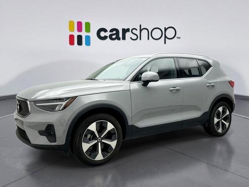 Vapour Gray 2025 Volvo XC40 B5 Plus Bright Theme