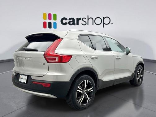 Silver Dawn 2025 Volvo XC40 B5 Core Bright Theme