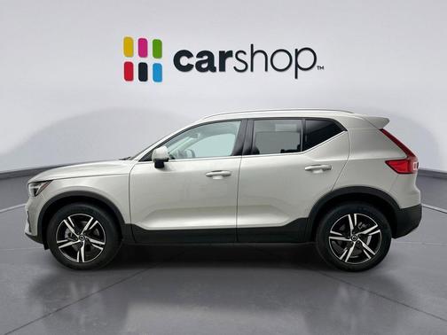 Silver Dawn 2025 Volvo XC40 B5 Core Bright Theme