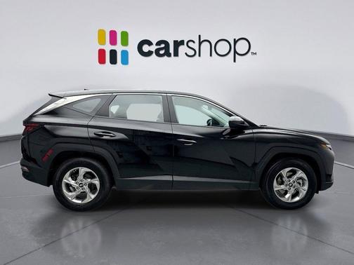 Black Pearl 2024 Hyundai TUCSON SE