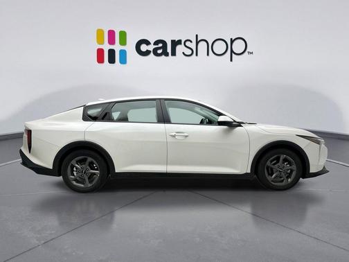 Snow White Pearl 2025 Kia K4 LXS