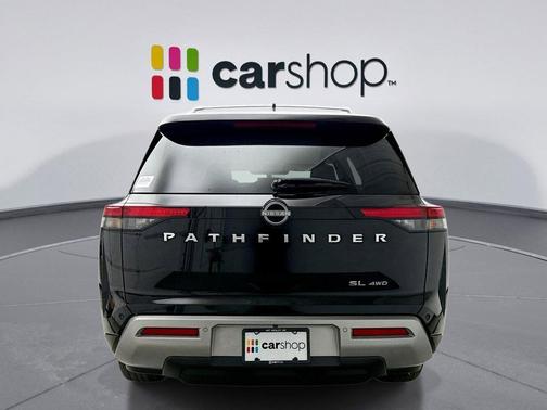 2023 Nissan Pathfinder SL 4WD