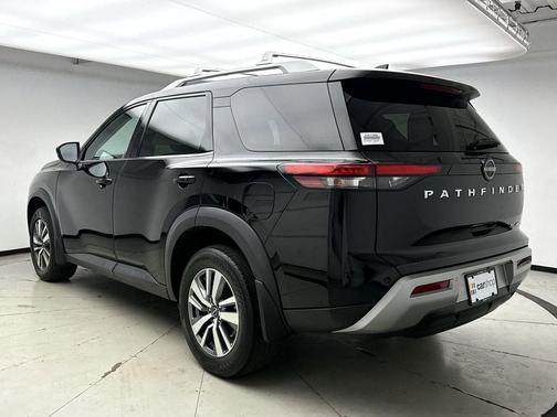 Super Black 2023 Nissan Pathfinder SL 4WD