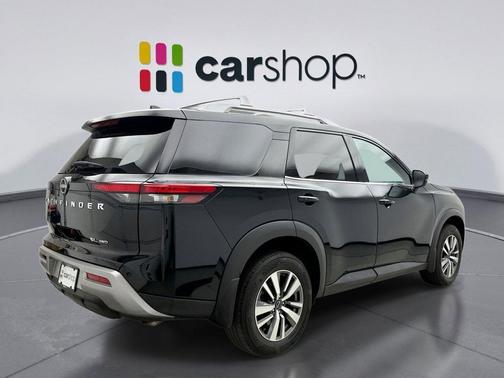 2023 Nissan Pathfinder SL 4WD