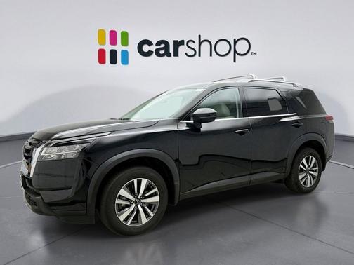 2023 Nissan Pathfinder SL 4WD