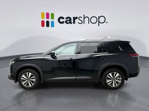 2023 Nissan Pathfinder SL 4WD