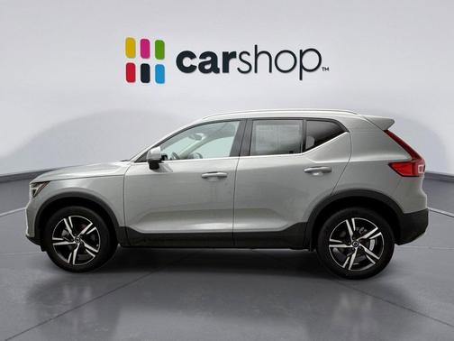 2025 Volvo XC40 B5 Core Bright Theme