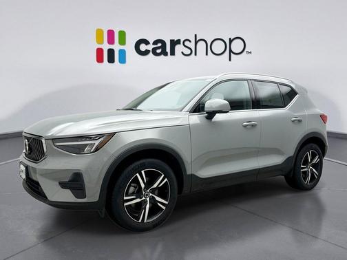 2025 Volvo XC40 B5 Core Bright Theme
