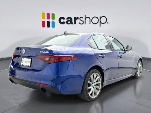 Anodized Blue Metallic 2022 Alfa Romeo Giulia Ti