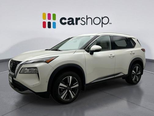 Pearl White Tricoat 2023 Nissan Rogue SL