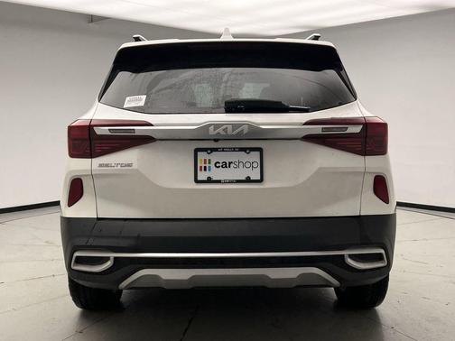 Snow White Pearl 2022 Kia Seltos S