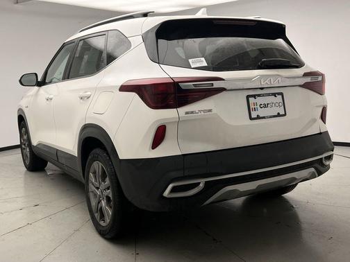 Snow White Pearl 2022 Kia Seltos S
