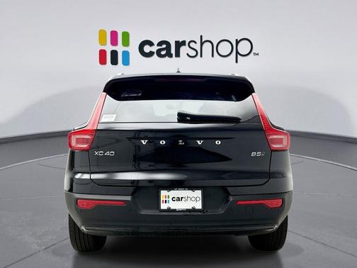 Onyx Black 2025 Volvo XC40 B5 Plus Dark Theme