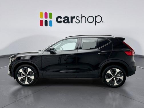 Onyx Black 2025 Volvo XC40 B5 Plus Dark Theme