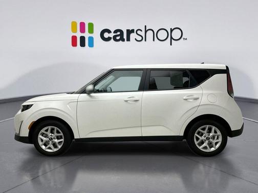 Snow White Pearl 2023 Kia Soul LX