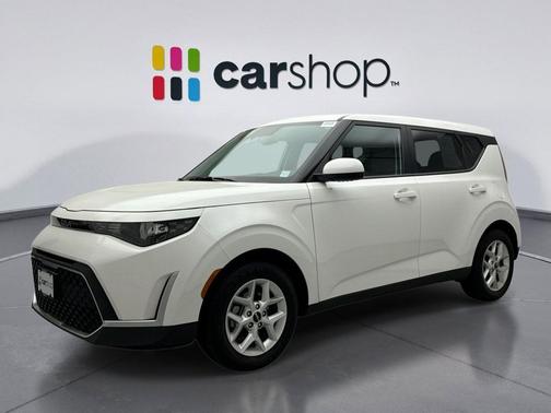 Snow White Pearl 2023 Kia Soul LX