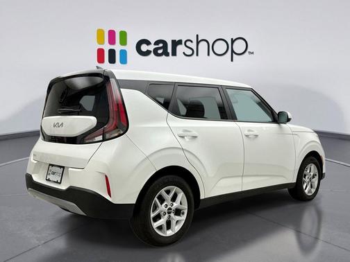 Snow White Pearl 2023 Kia Soul LX