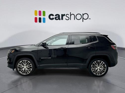 Diamond Black Crystal Pearlcoat 2023 Jeep Compass Limited