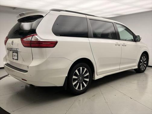 2019 Toyota Sienna Limited Premium