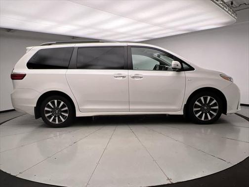 2019 Toyota Sienna Limited Premium