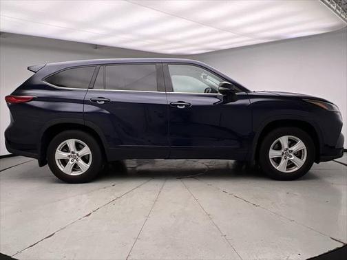 2022 Toyota Highlander L