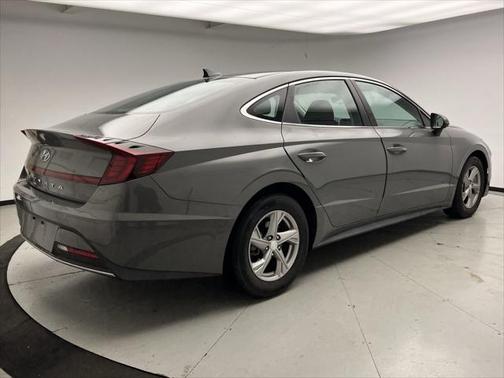 2022 Hyundai SONATA SE