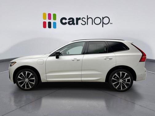 2023 Volvo XC60 Recharge Plug-In Hybrid T8 Ultimate Dark Theme