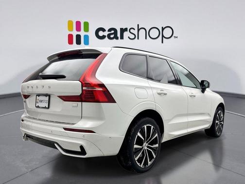 2023 Volvo XC60 Recharge Plug-In Hybrid T8 Ultimate Dark Theme
