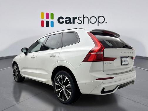 2023 Volvo XC60 Recharge Plug-In Hybrid T8 Ultimate Dark Theme