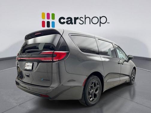 2022 Chrysler Pacifica Hybrid Limited