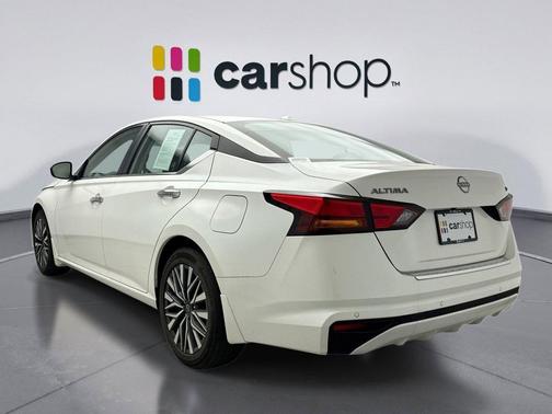 Pearl White Tricoat 2023 Nissan Altima 2.5 SV