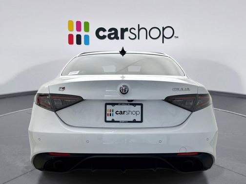 Alfa White 2024 Alfa Romeo Giulia Veloce AWD