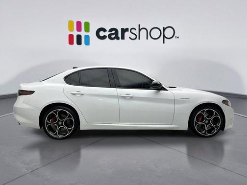 Alfa White 2024 Alfa Romeo Giulia Veloce AWD