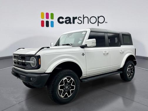 Oxford White 2023 Ford Bronco Outer Banks