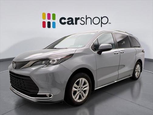 2022 Toyota Sienna XLE