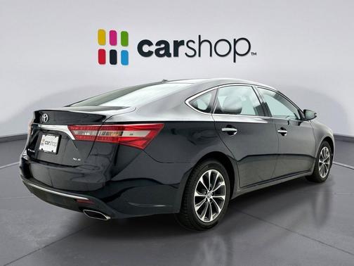 Midnight Black Metallic 2016 Toyota Avalon Limited