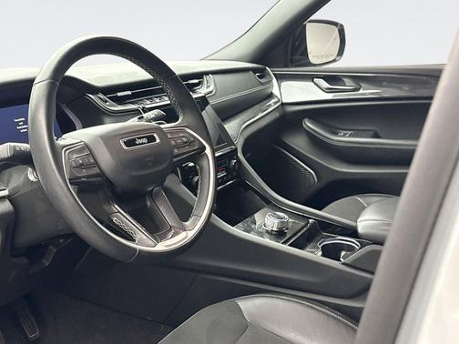 2022 Jeep Grand Cherokee L Altitude