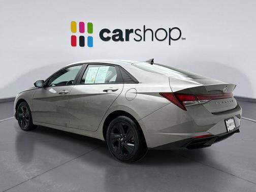 Fluid Metal 2023 Hyundai ELANTRA SEL
