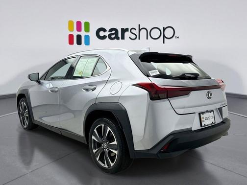 Iridium 2023 Lexus UX 250h Base