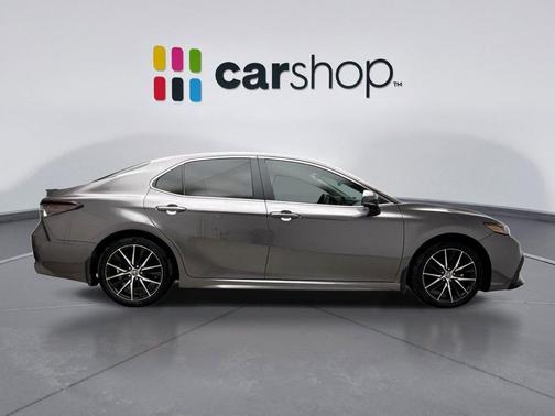 2024 Toyota Camry Hybrid SE