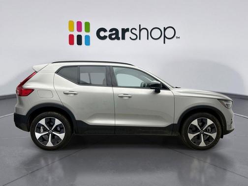 Silver Dawn 2025 Volvo XC40 B5 Plus Dark Theme